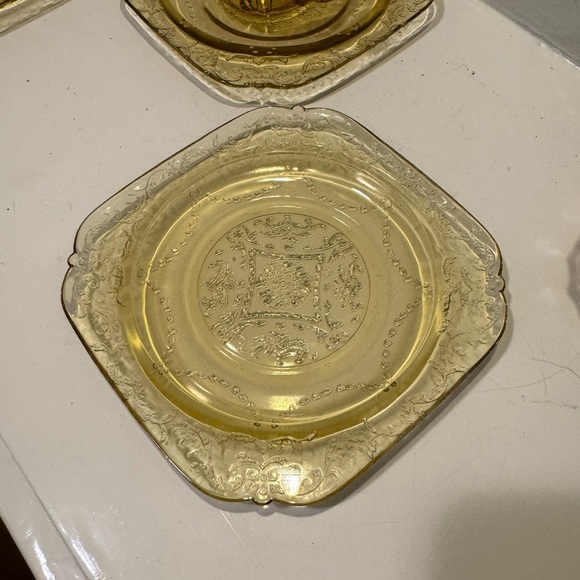 Vintage 1930s Madrid Amber Federal Glass Coffee/Tea Cups w/ Plates (Selling set) - Picture 10 of 13